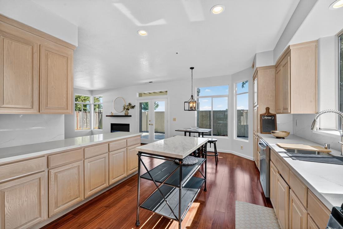 Detail Gallery Image 13 of 65 For 17671 Riverbend Rd, Salinas,  CA 93908 - 4 Beds | 3 Baths