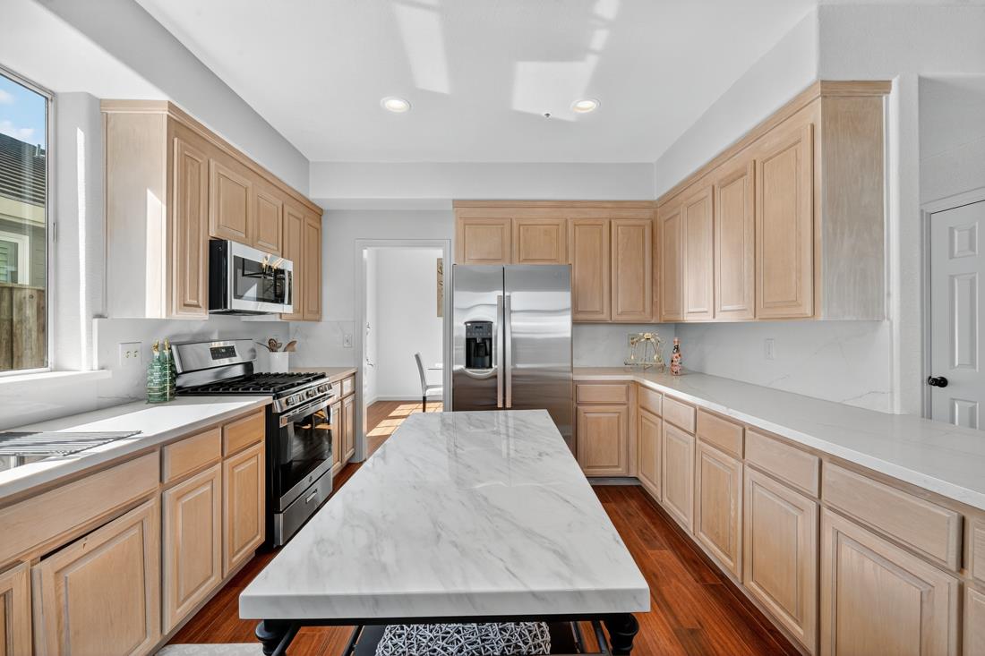 Detail Gallery Image 16 of 65 For 17671 Riverbend Rd, Salinas,  CA 93908 - 4 Beds | 3 Baths