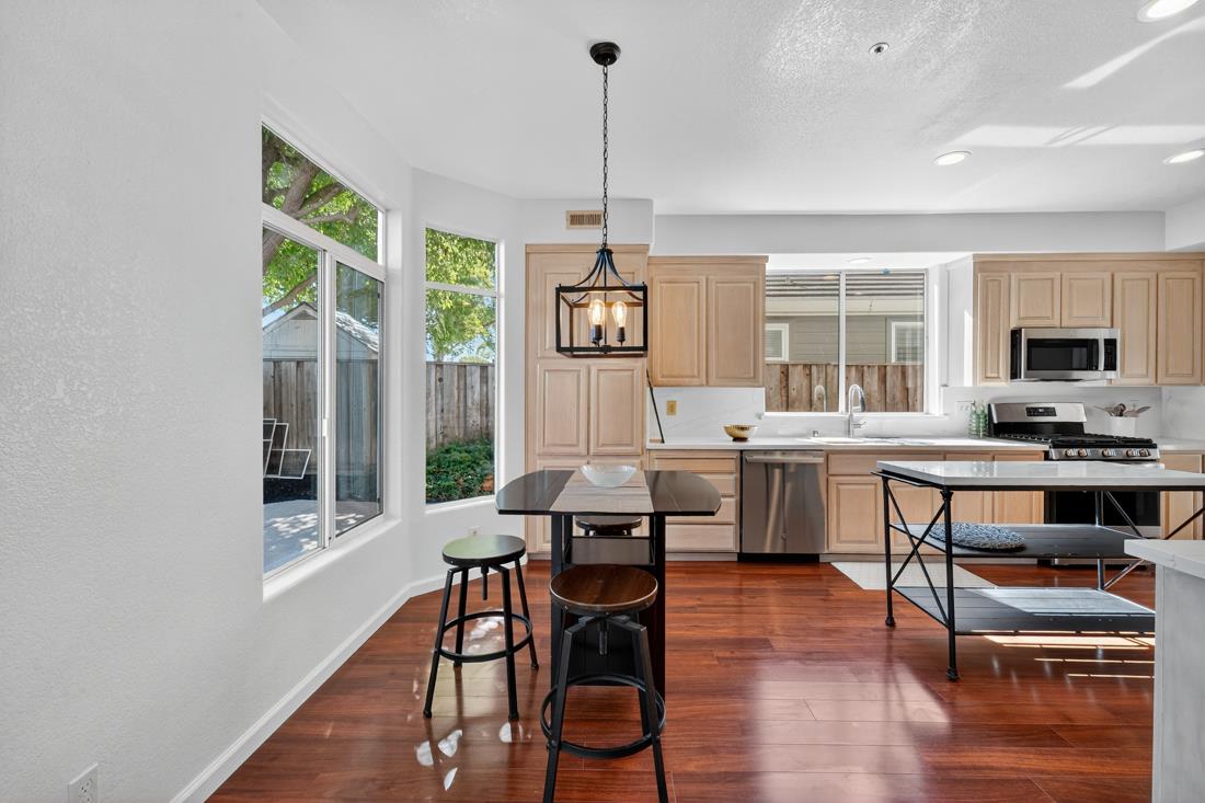 Detail Gallery Image 19 of 65 For 17671 Riverbend Rd, Salinas,  CA 93908 - 4 Beds | 3 Baths