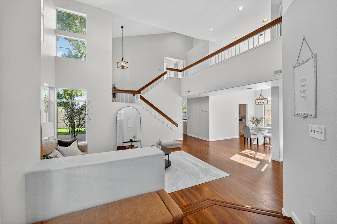 Detail Gallery Image 5 of 65 For 17671 Riverbend Rd, Salinas,  CA 93908 - 4 Beds | 3 Baths
