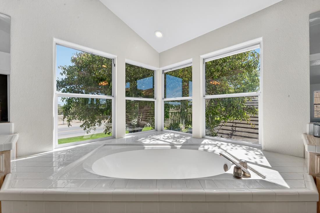 Detail Gallery Image 52 of 65 For 17671 Riverbend Rd, Salinas,  CA 93908 - 4 Beds | 3 Baths