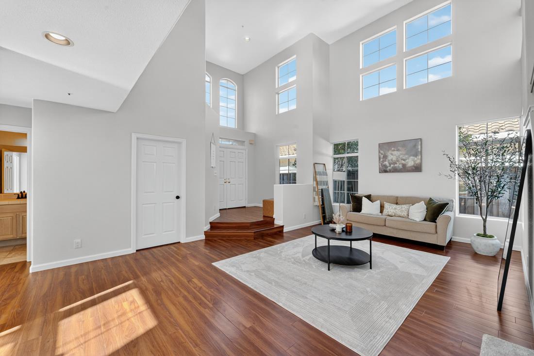 Detail Gallery Image 8 of 65 For 17671 Riverbend Rd, Salinas,  CA 93908 - 4 Beds | 3 Baths