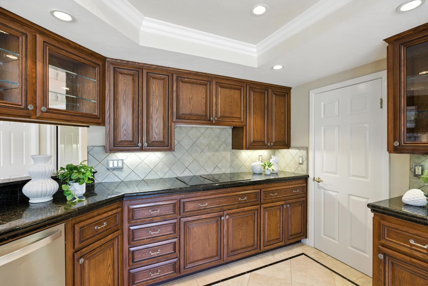 Detail Gallery Image 15 of 69 For 5914 Porto Alegre Dr, San Jose,  CA 95120 - 5 Beds | 3 Baths