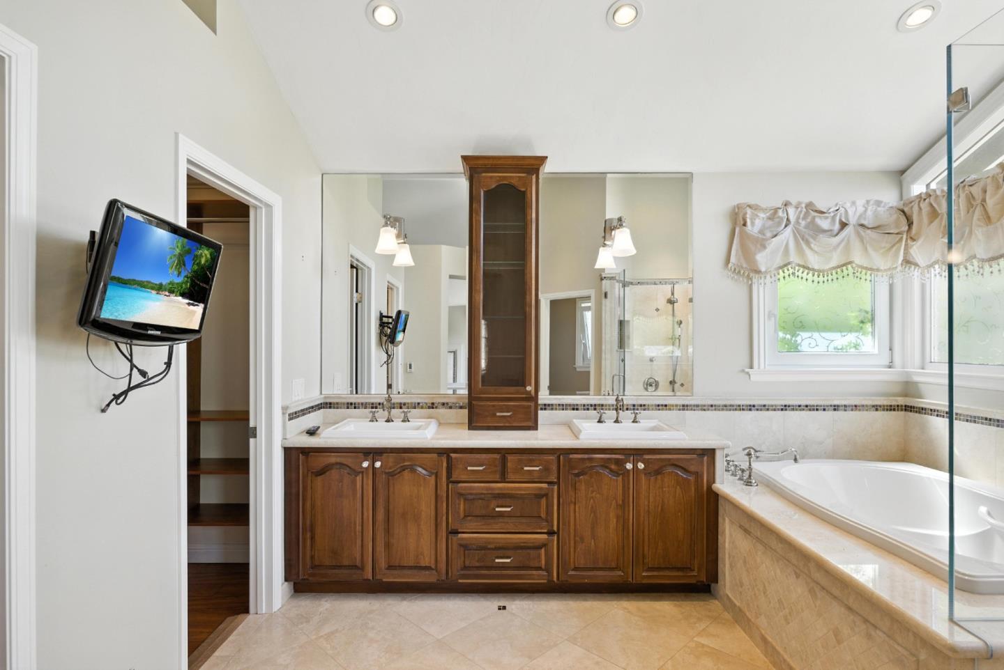 Detail Gallery Image 43 of 69 For 5914 Porto Alegre Dr, San Jose,  CA 95120 - 5 Beds | 3 Baths