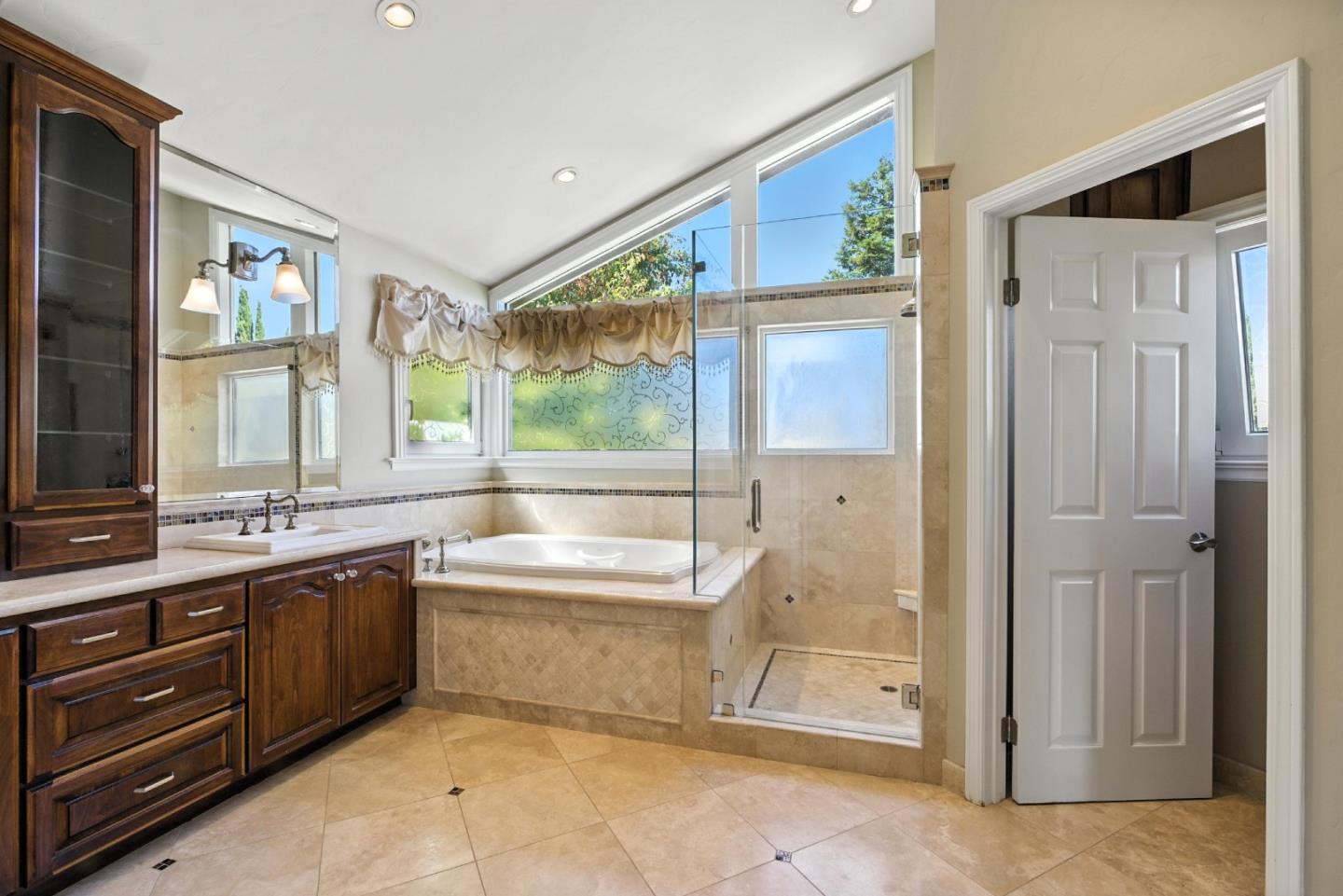 Detail Gallery Image 44 of 69 For 5914 Porto Alegre Dr, San Jose,  CA 95120 - 5 Beds | 3 Baths