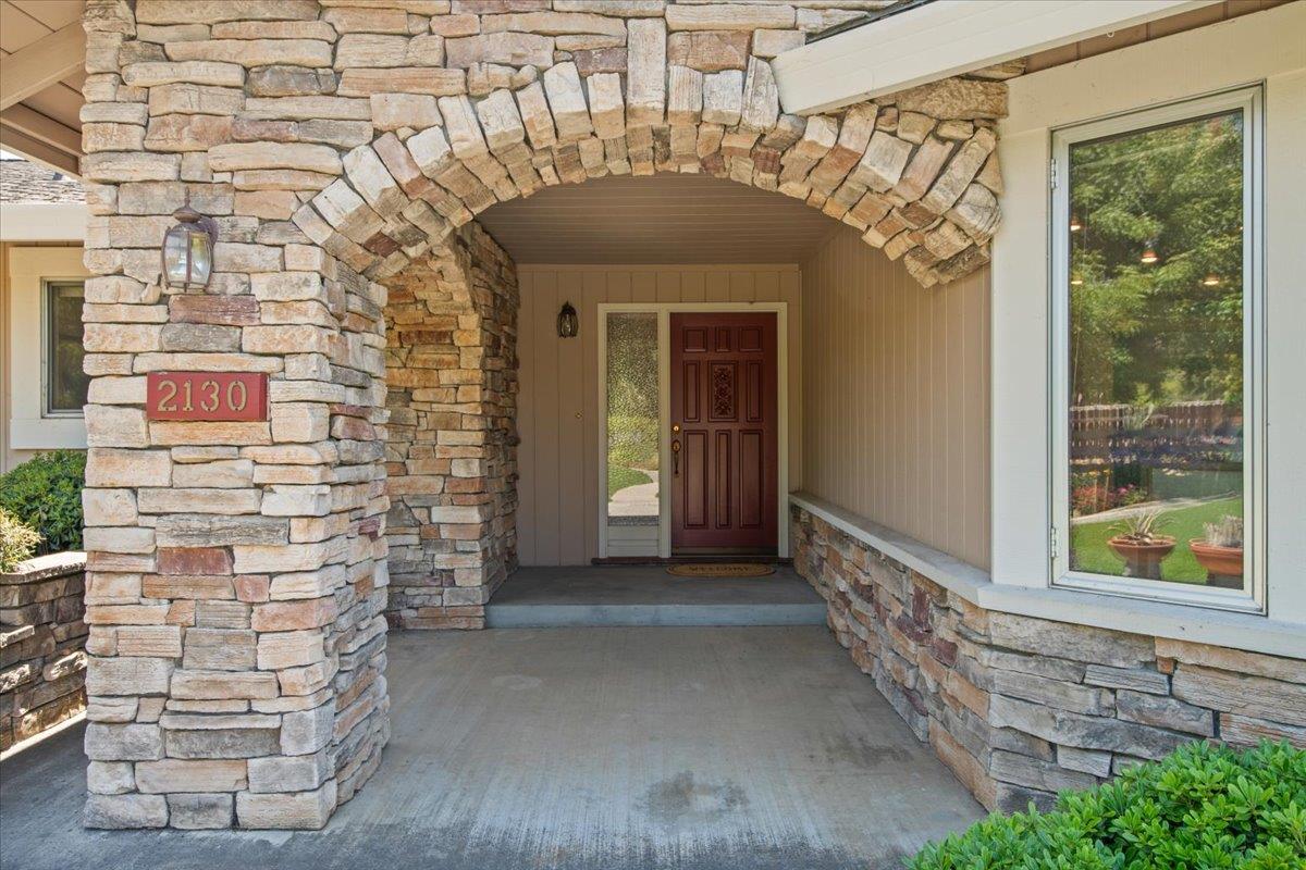 Detail Gallery Image 4 of 67 For 2130 Louis Holstrom Dr, Morgan Hill,  CA 95037 - 4 Beds | 2/1 Baths