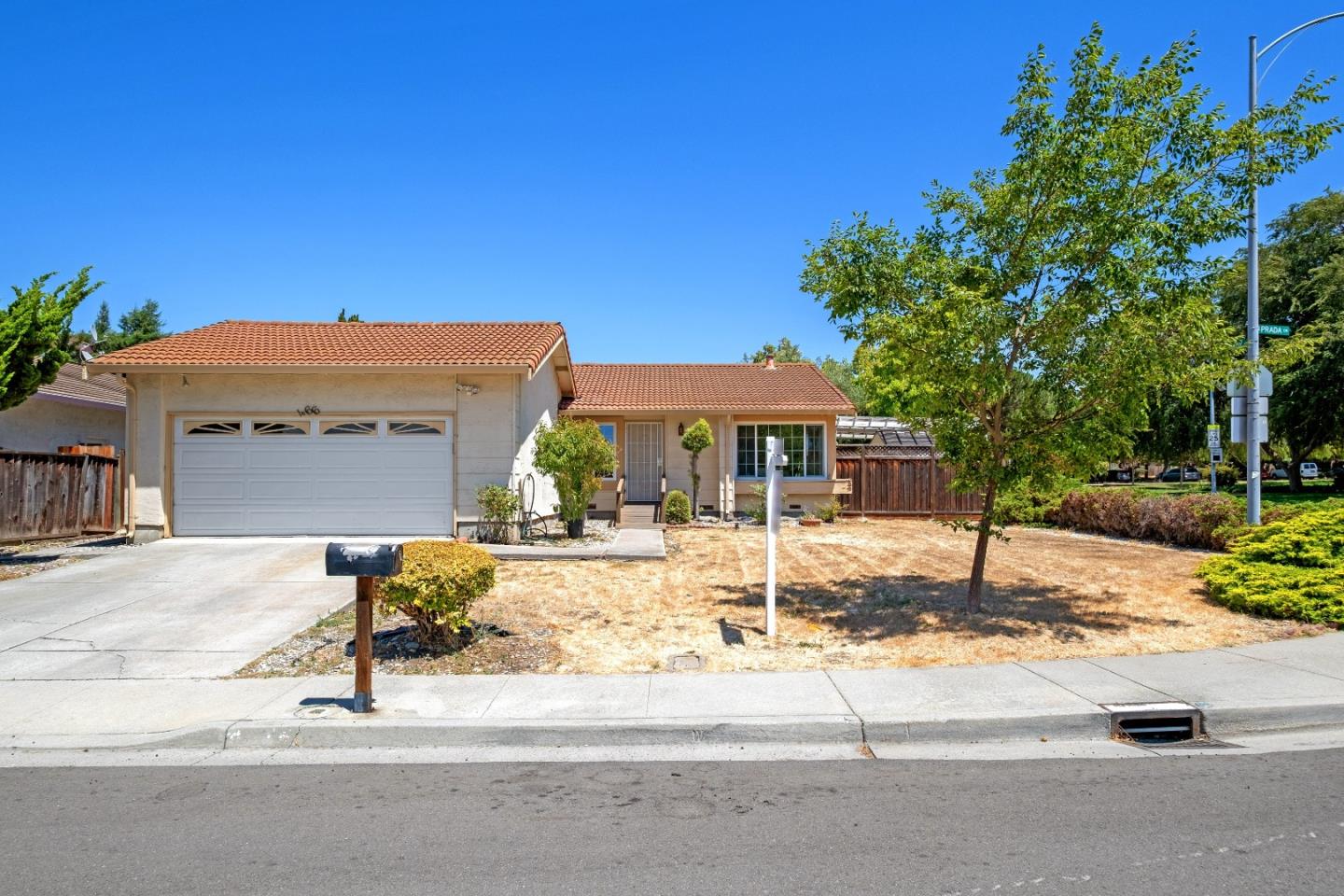Detail Gallery Image 11 of 56 For 466 Prada Dr, Milpitas,  CA 95035 - 4 Beds | 2 Baths