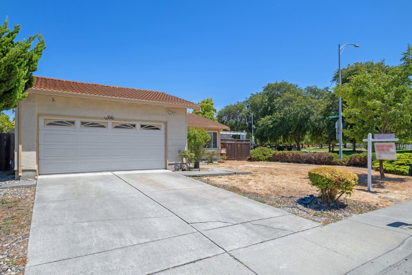 Detail Gallery Image 3 of 56 For 466 Prada Dr, Milpitas,  CA 95035 - 4 Beds | 2 Baths