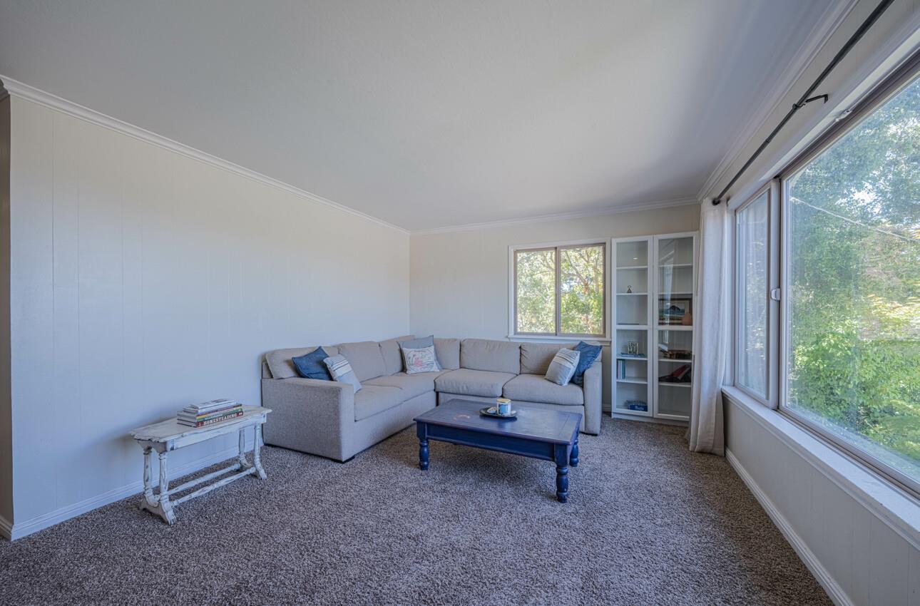 Detail Gallery Image 16 of 66 For 394 Mesa Rd, Salinas,  CA 93908 - 6 Beds | 4 Baths