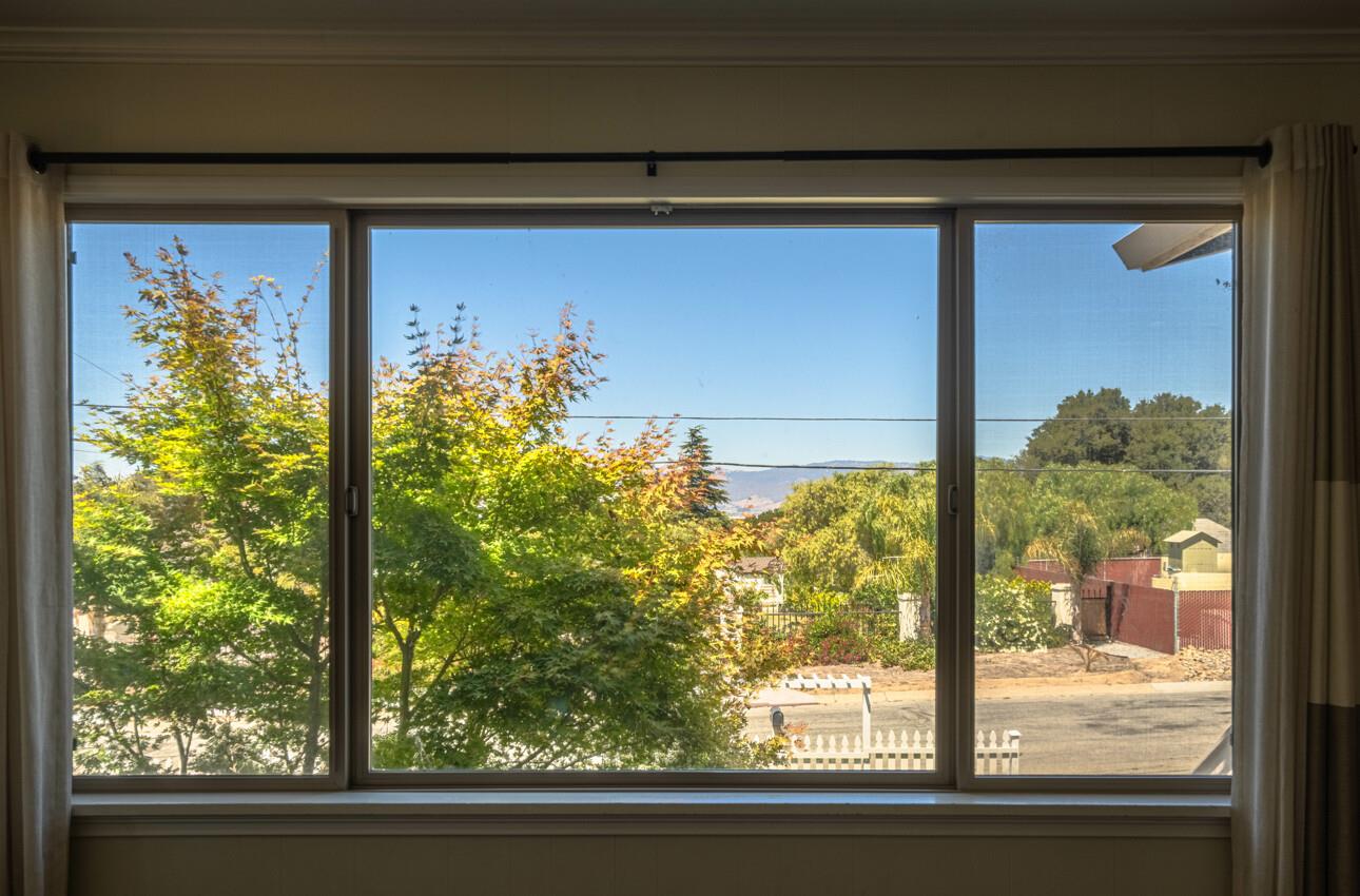 Detail Gallery Image 19 of 66 For 394 Mesa Rd, Salinas,  CA 93908 - 6 Beds | 4 Baths
