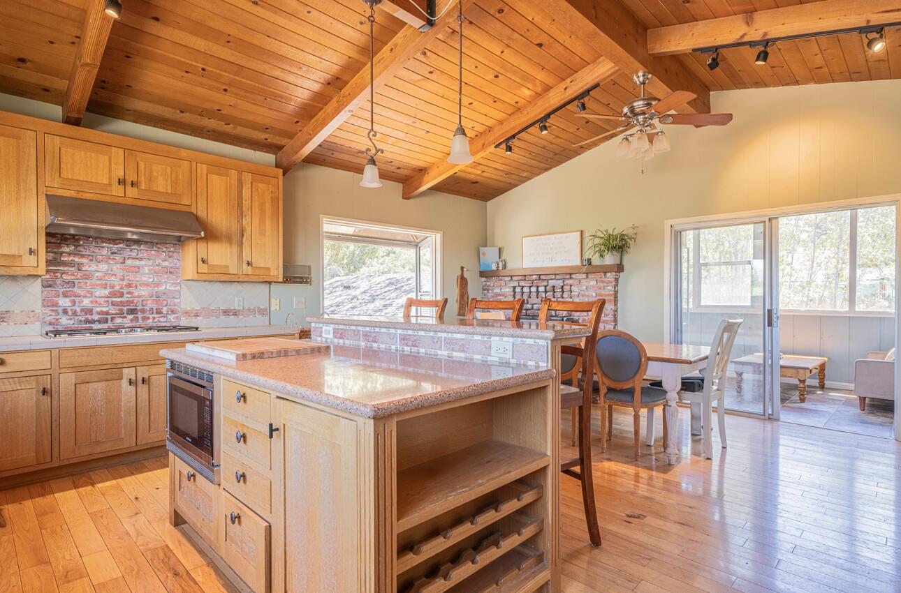 Detail Gallery Image 27 of 66 For 394 Mesa Rd, Salinas,  CA 93908 - 6 Beds | 4 Baths