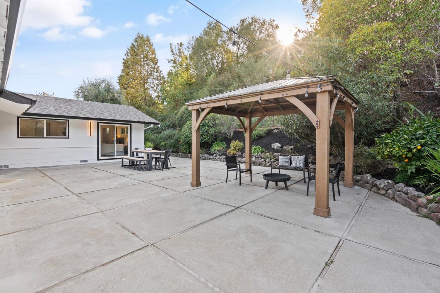 Detail Gallery Image 38 of 45 For 100 Hardie Dr, Moraga,  CA 94556 - 4 Beds | 2 Baths