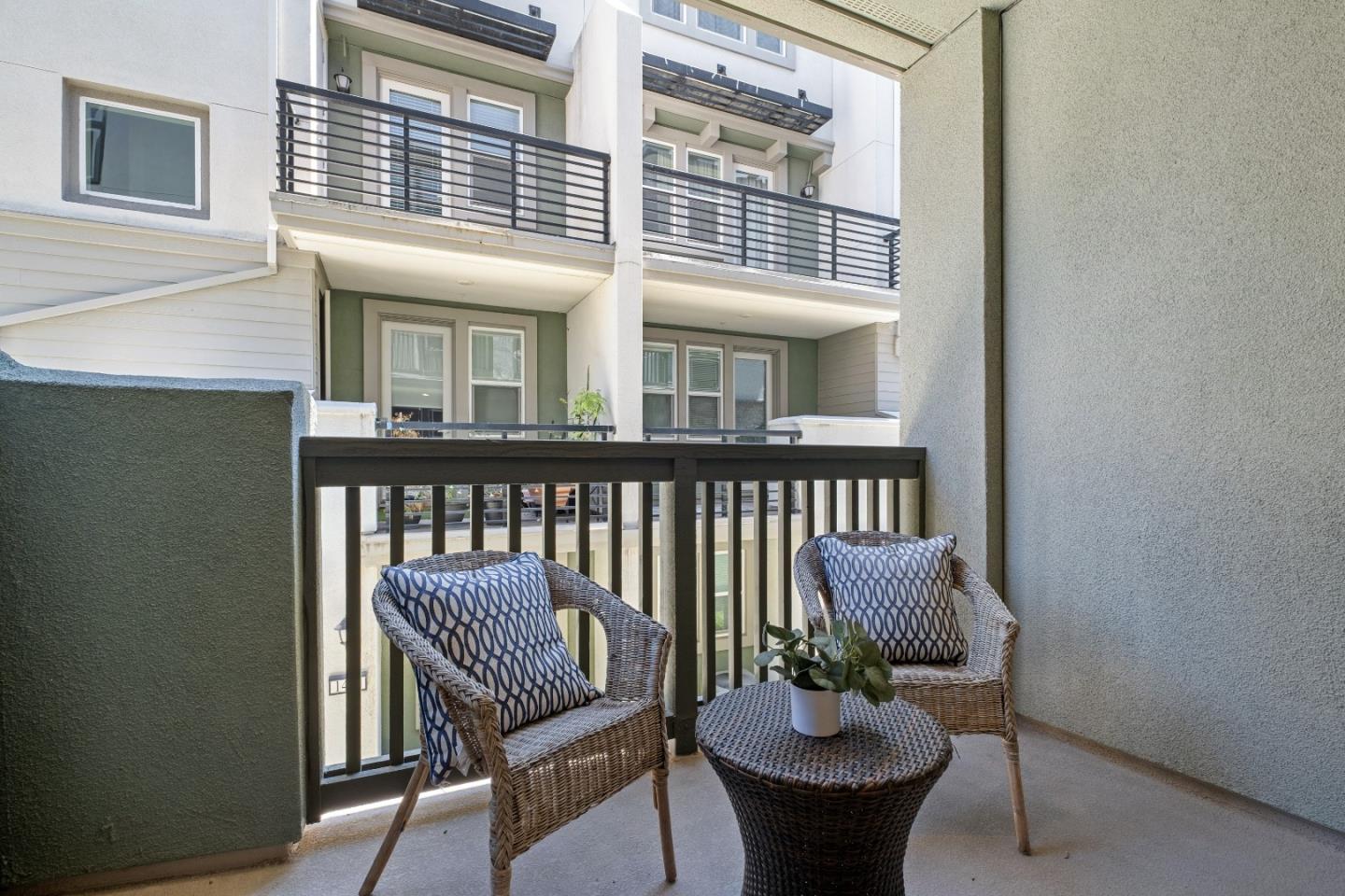 Detail Gallery Image 12 of 66 For 1452 Lavender Loop, Milpitas,  CA 95035 - 3 Beds | 2/1 Baths