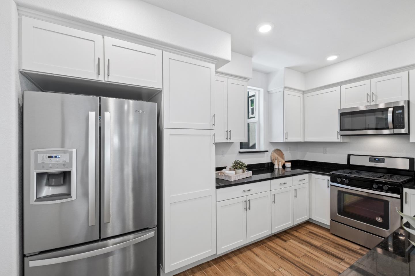 Detail Gallery Image 19 of 66 For 1452 Lavender Loop, Milpitas,  CA 95035 - 3 Beds | 2/1 Baths
