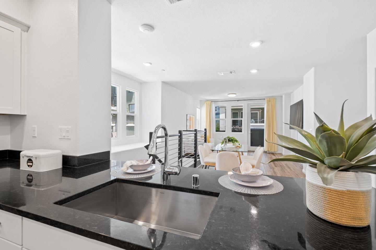 Detail Gallery Image 23 of 66 For 1452 Lavender Loop, Milpitas,  CA 95035 - 3 Beds | 2/1 Baths