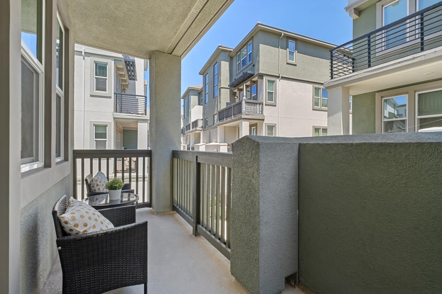 Detail Gallery Image 8 of 66 For 1452 Lavender Loop, Milpitas,  CA 95035 - 3 Beds | 2/1 Baths
