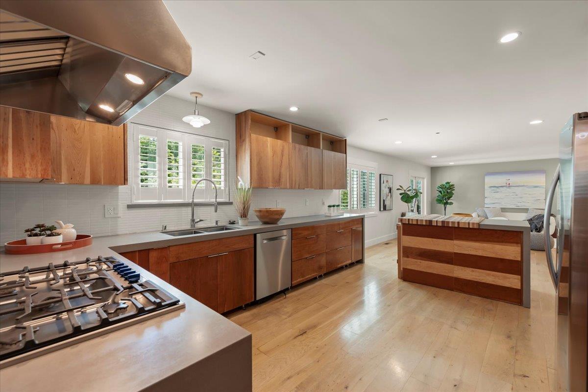 Detail Gallery Image 1 of 1 For 2581 Dumbarton Ave, San Jose,  CA 95124 - 4 Beds | 3/1 Baths