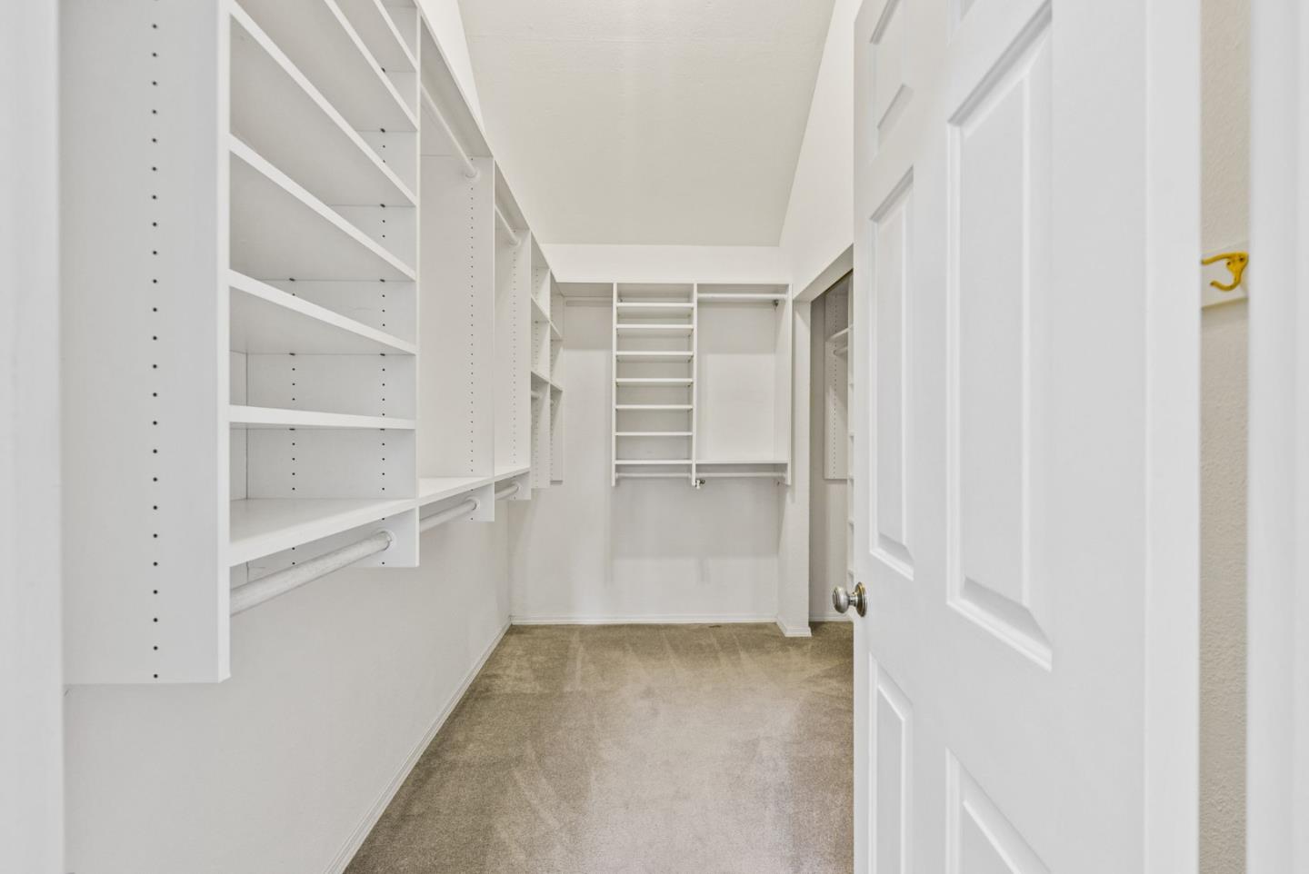 Detail Gallery Image 18 of 40 For 1910 Arrowhead Dr, Oakland,  CA 94611 - 3 Beds | 2 Baths