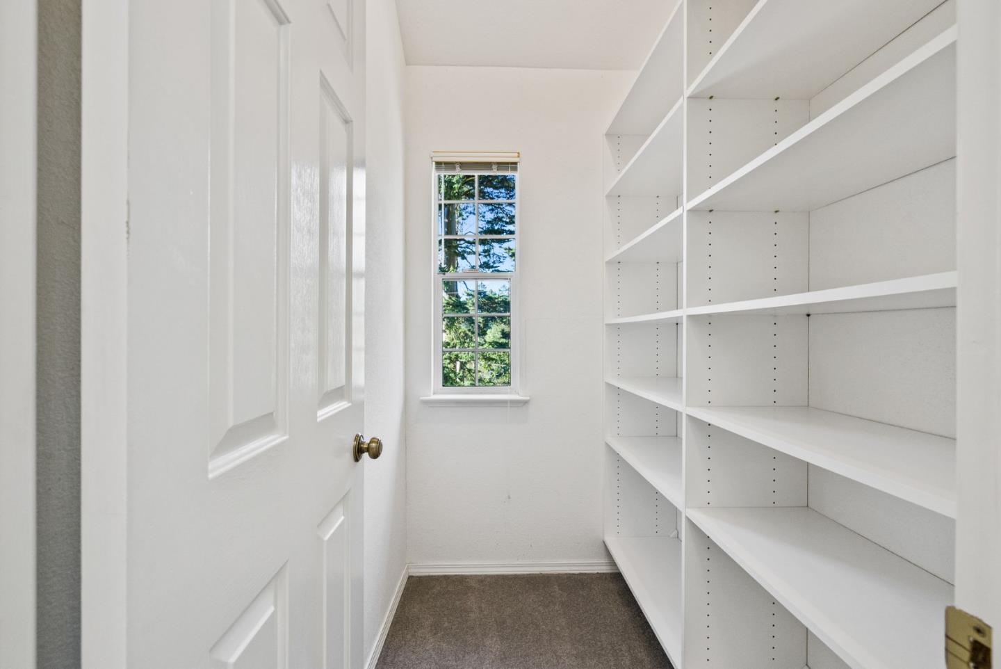 Detail Gallery Image 23 of 40 For 1910 Arrowhead Dr, Oakland,  CA 94611 - 3 Beds | 2 Baths