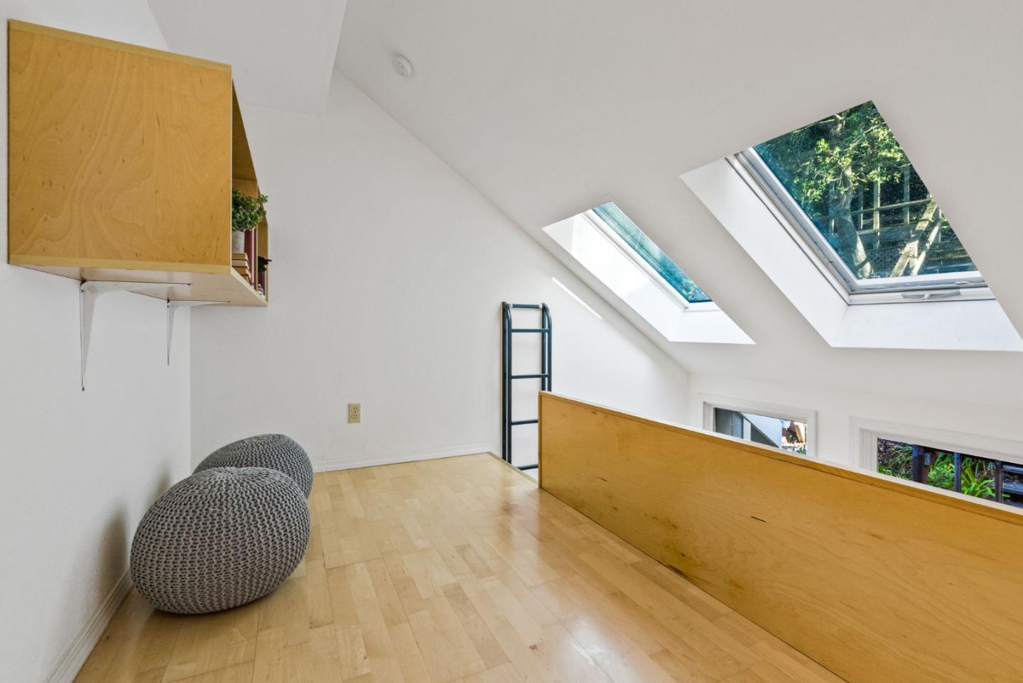 Detail Gallery Image 32 of 40 For 1910 Arrowhead Dr, Oakland,  CA 94611 - 3 Beds | 2 Baths
