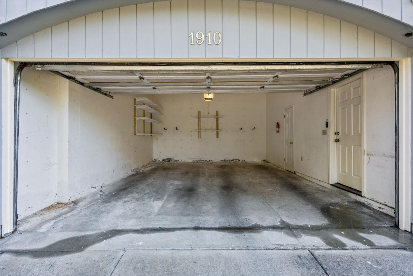 Detail Gallery Image 33 of 40 For 1910 Arrowhead Dr, Oakland,  CA 94611 - 3 Beds | 2 Baths