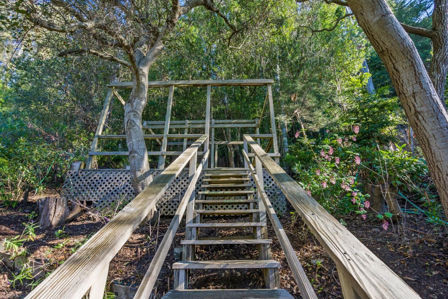 Detail Gallery Image 38 of 40 For 1910 Arrowhead Dr, Oakland,  CA 94611 - 3 Beds | 2 Baths