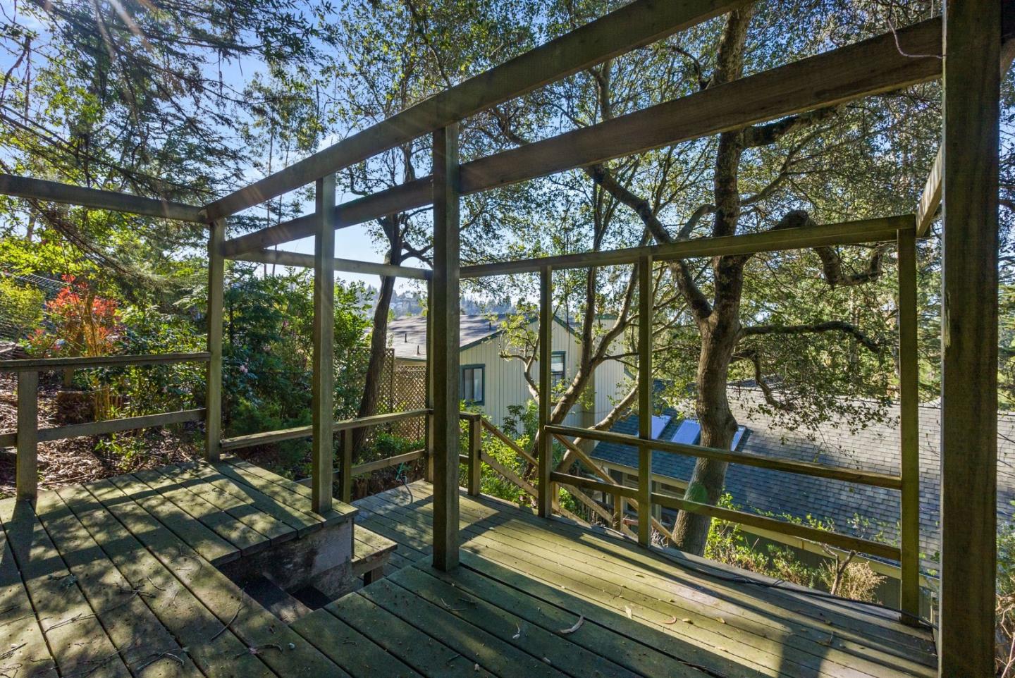 Detail Gallery Image 39 of 40 For 1910 Arrowhead Dr, Oakland,  CA 94611 - 3 Beds | 2 Baths