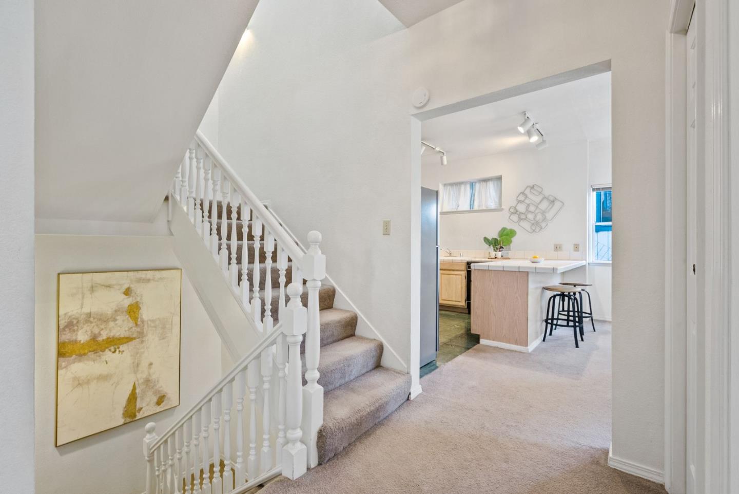 Detail Gallery Image 8 of 40 For 1910 Arrowhead Dr, Oakland,  CA 94611 - 3 Beds | 2 Baths