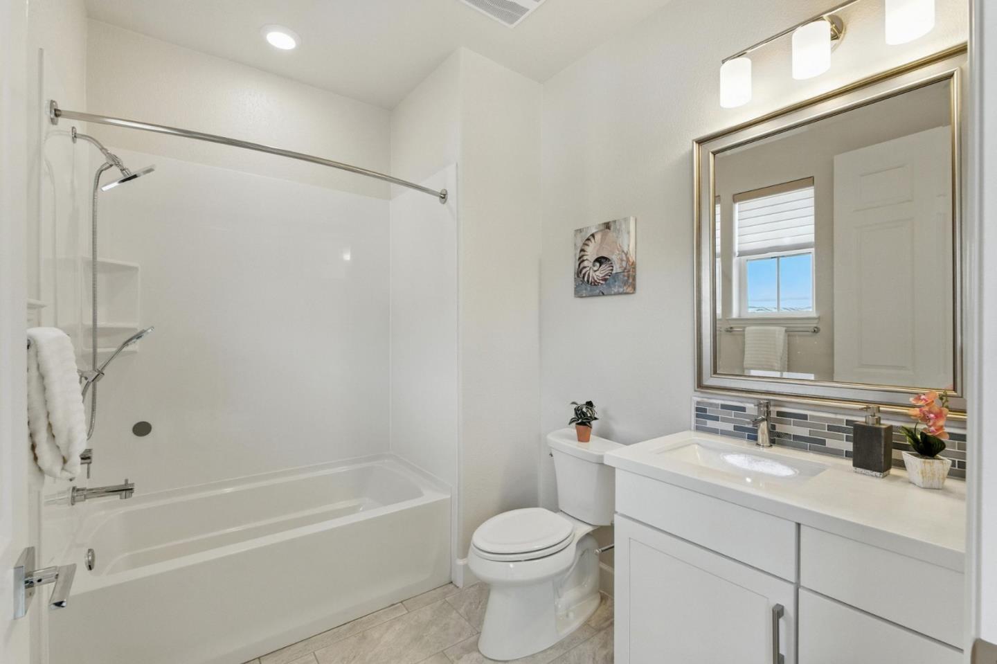 577 Hollow Falls Common, Fremont, California 94539, 3 Bedrooms Bedrooms, ,3 BathroomsBathrooms,Residential,For Sale,577 Hollow Falls Common,ML82013875