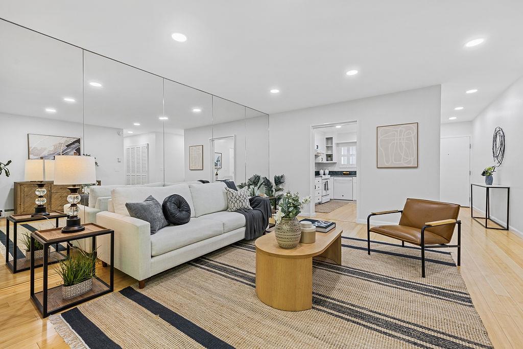 Detail Gallery Image 2 of 42 For 4096 17th St #308,  San Francisco,  CA 94114 - 2 Beds | 1 Baths