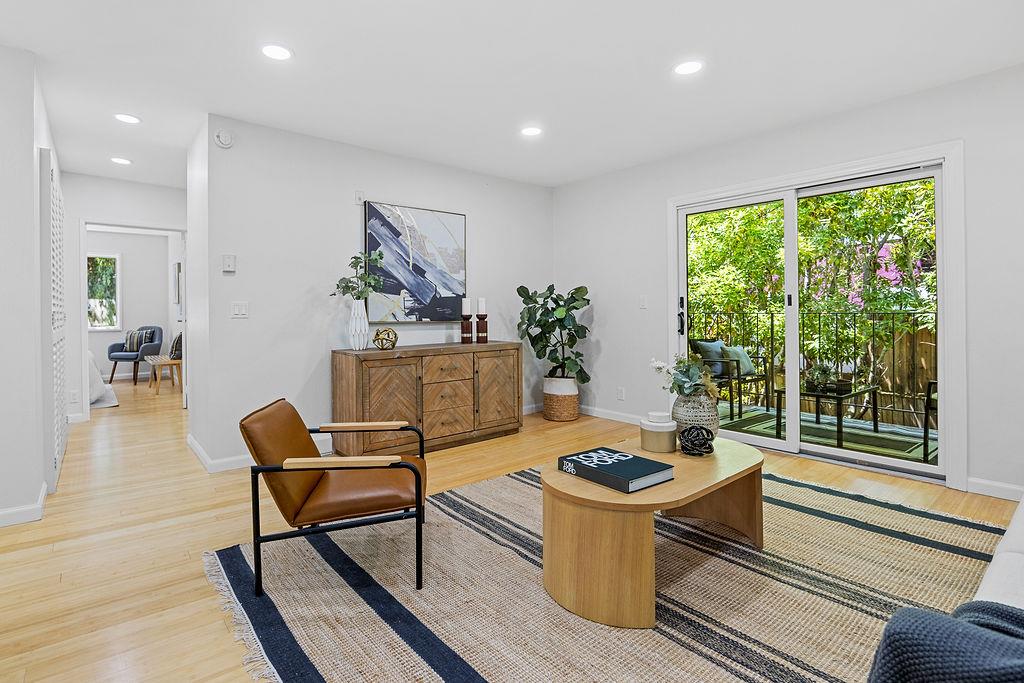 Detail Gallery Image 3 of 42 For 4096 17th St #308,  San Francisco,  CA 94114 - 2 Beds | 1 Baths