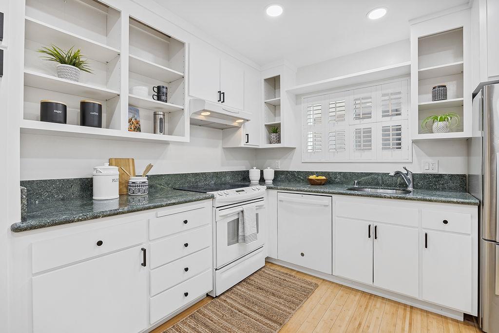 Detail Gallery Image 6 of 42 For 4096 17th St #308,  San Francisco,  CA 94114 - 2 Beds | 1 Baths
