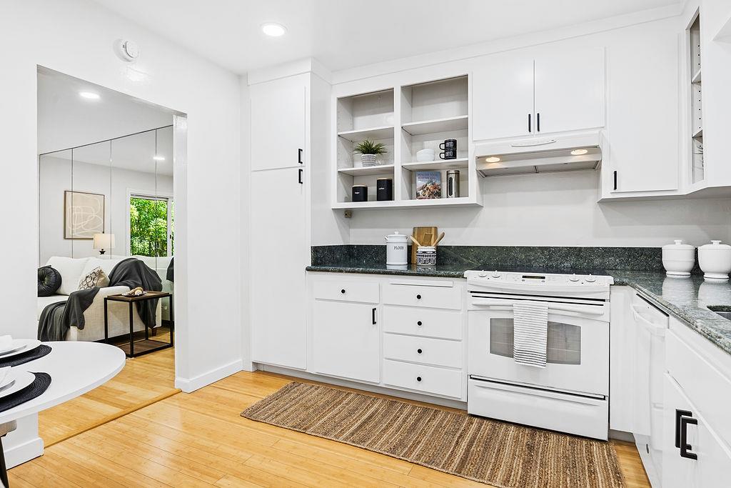Detail Gallery Image 8 of 42 For 4096 17th St #308,  San Francisco,  CA 94114 - 2 Beds | 1 Baths