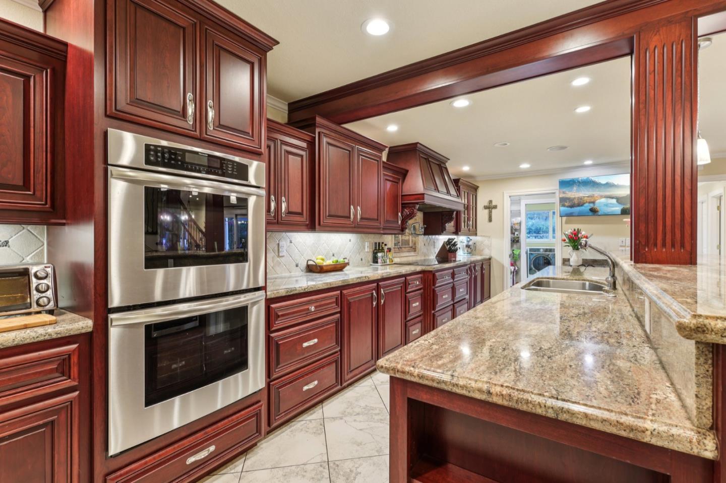 Detail Gallery Image 13 of 48 For 2150 Green Acres Ln, Morgan Hill,  CA 95037 - 5 Beds | 5 Baths
