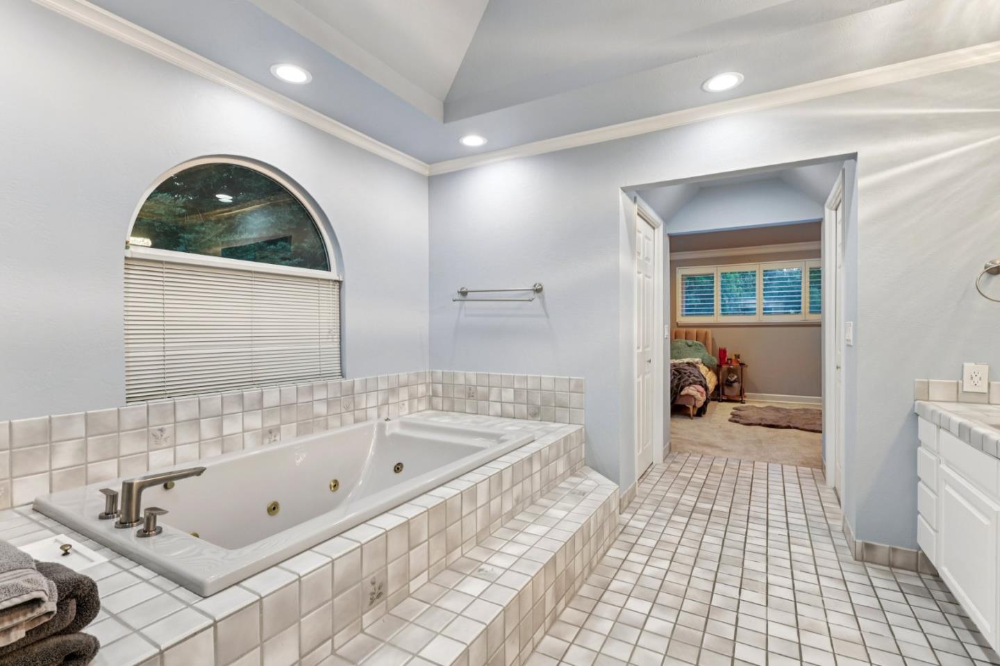 Detail Gallery Image 30 of 48 For 2150 Green Acres Ln, Morgan Hill,  CA 95037 - 5 Beds | 5 Baths