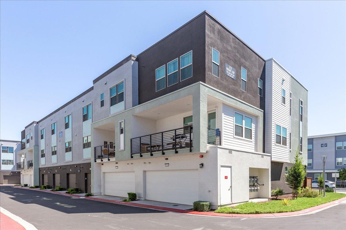 Detail Gallery Image 25 of 33 For 5736 Vibrant Loop, San Jose,  CA 95119 - 3 Beds | 3/1 Baths
