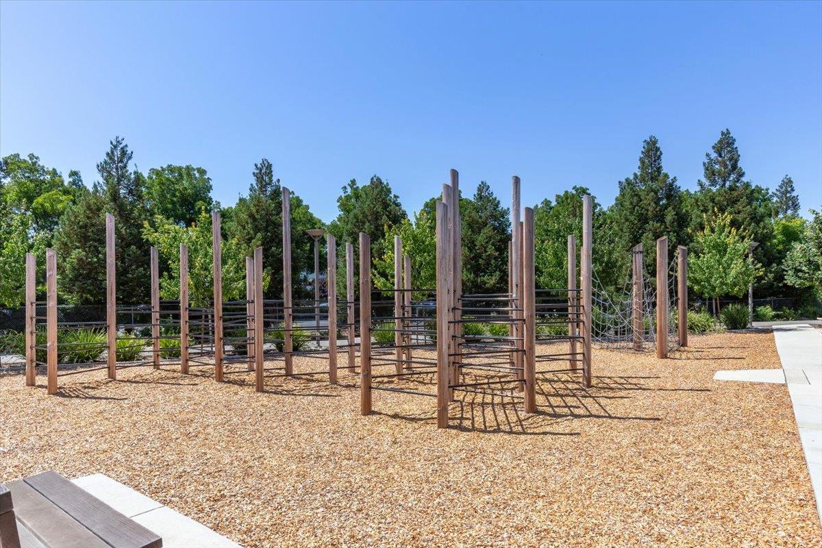 Detail Gallery Image 28 of 33 For 5736 Vibrant Loop, San Jose,  CA 95119 - 3 Beds | 3/1 Baths