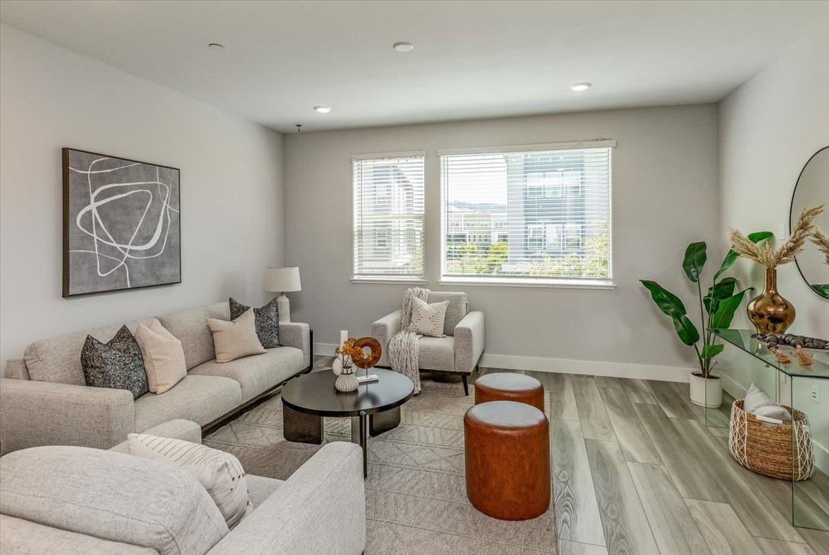 Detail Gallery Image 3 of 33 For 5736 Vibrant Loop, San Jose,  CA 95119 - 3 Beds | 3/1 Baths