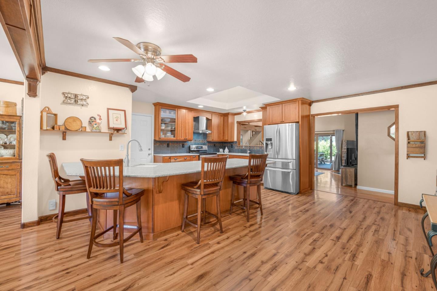 Detail Gallery Image 10 of 38 For 11945 New Ave, Gilroy,  CA 95020 - 4 Beds | 3 Baths