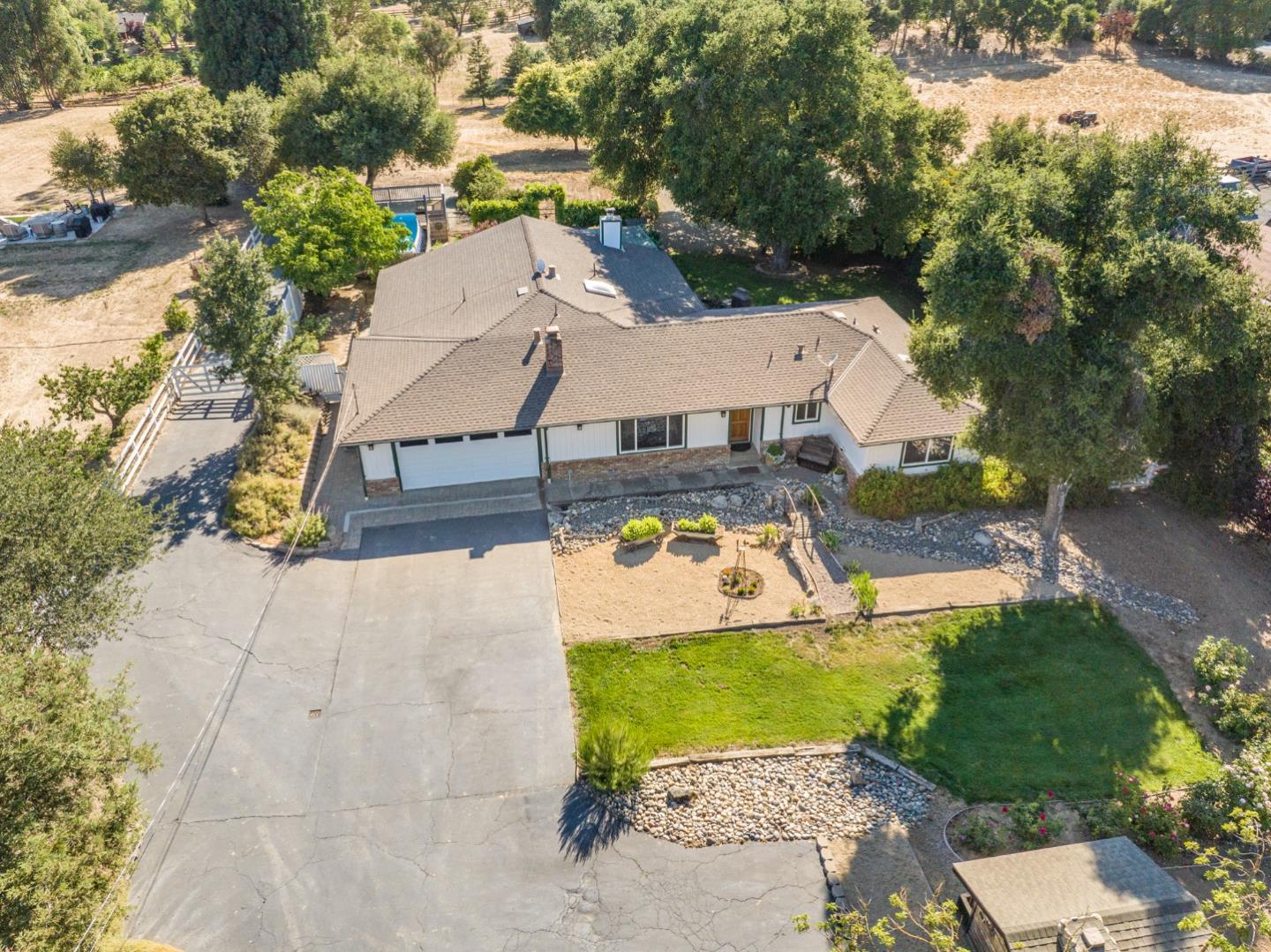 Detail Gallery Image 32 of 38 For 11945 New Ave, Gilroy,  CA 95020 - 4 Beds | 3 Baths