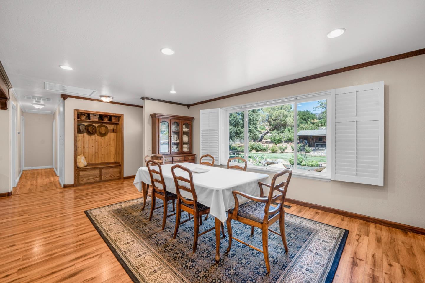 Detail Gallery Image 4 of 38 For 11945 New Ave, Gilroy,  CA 95020 - 4 Beds | 3 Baths