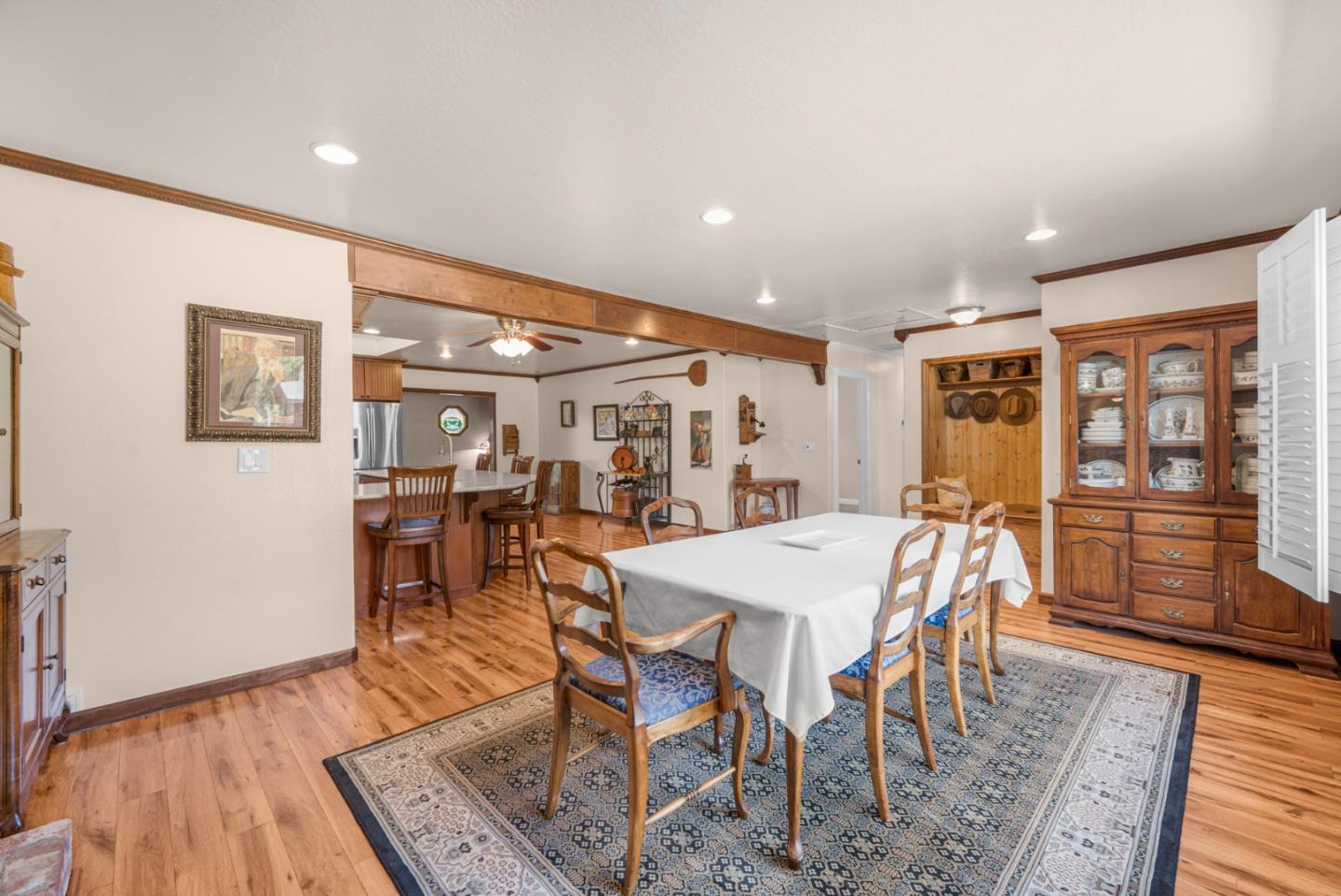 Detail Gallery Image 5 of 38 For 11945 New Ave, Gilroy,  CA 95020 - 4 Beds | 3 Baths