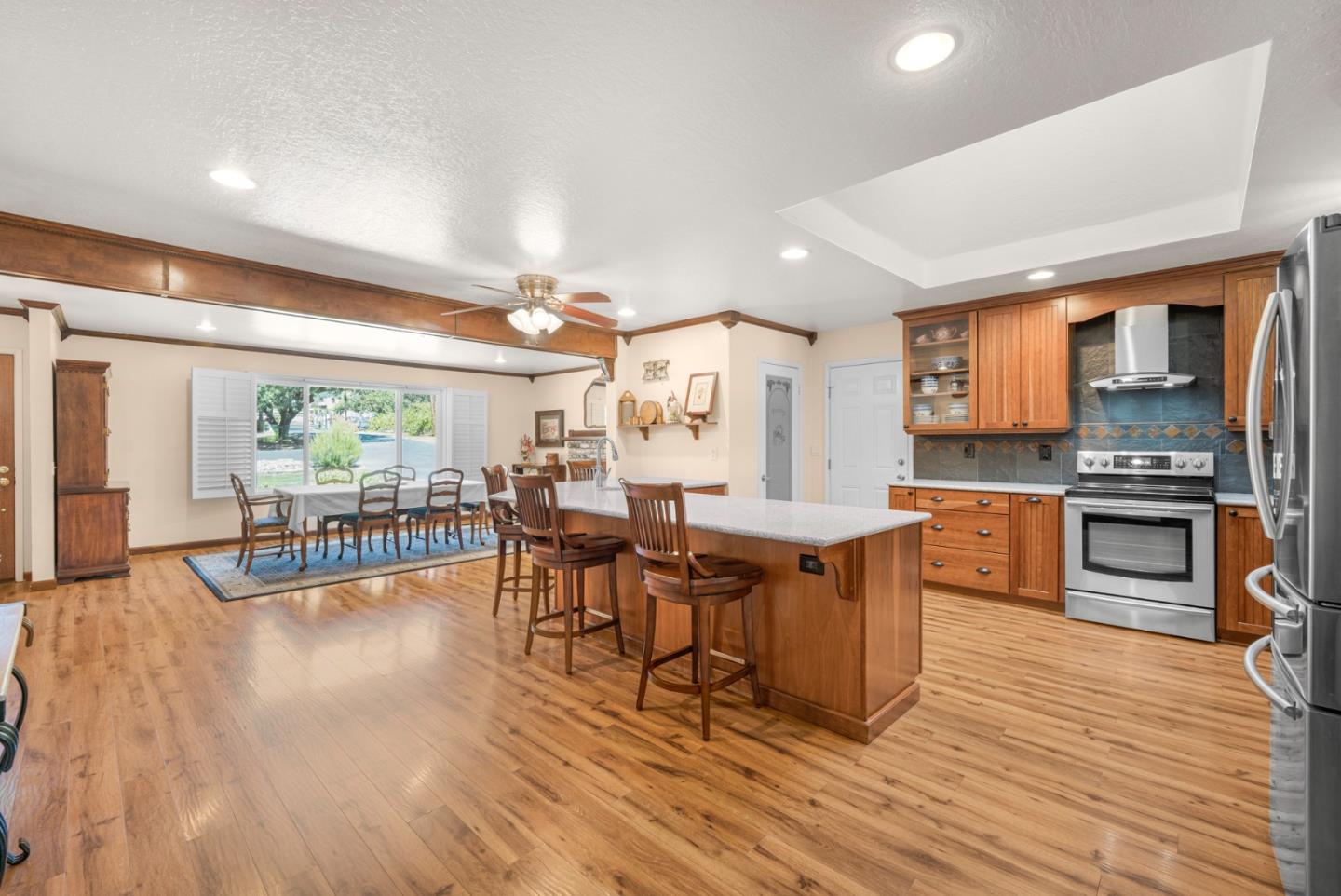 Detail Gallery Image 6 of 38 For 11945 New Ave, Gilroy,  CA 95020 - 4 Beds | 3 Baths