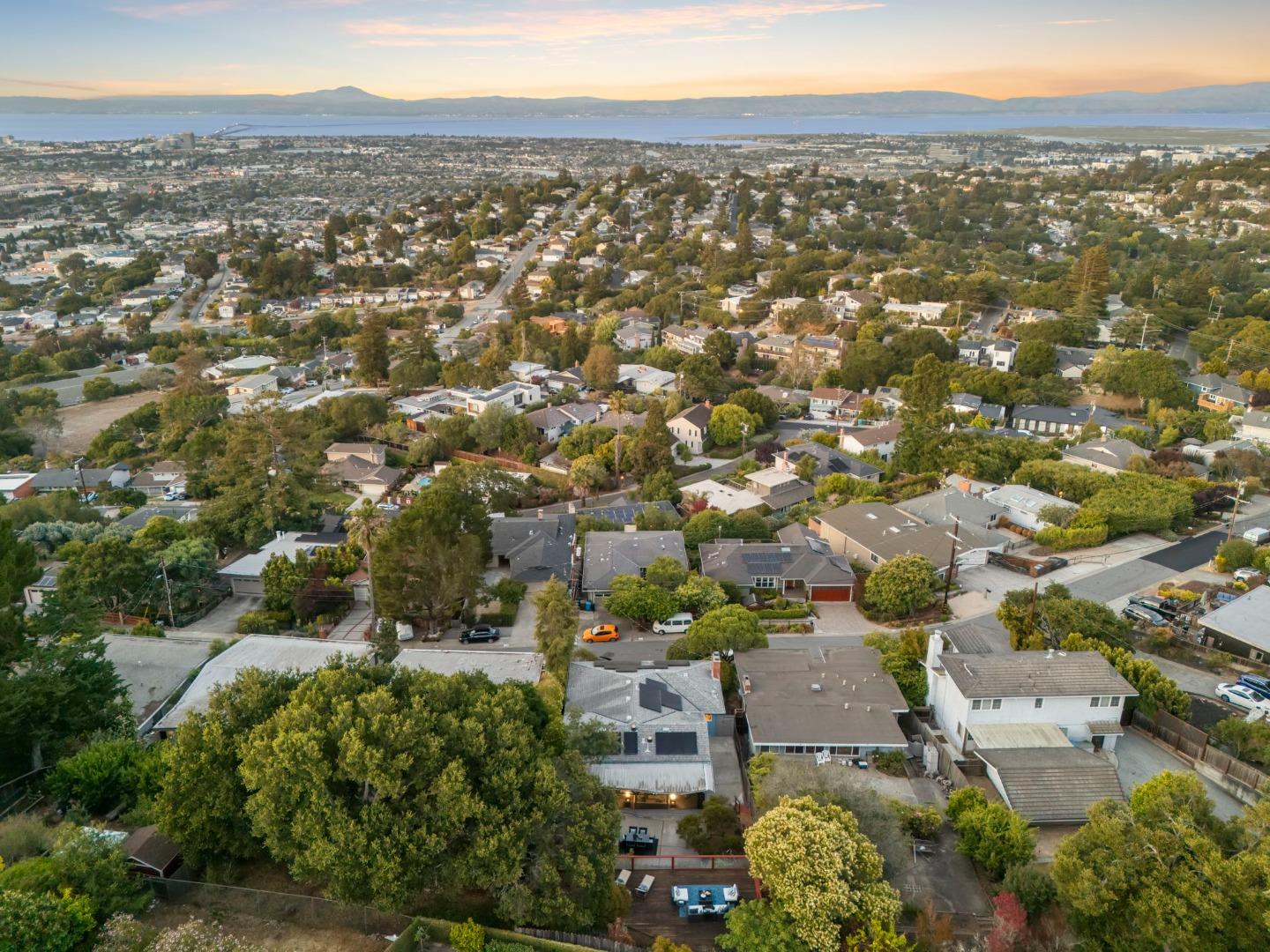 Detail Gallery Image 114 of 147 For 2310 Wooster Ave, Belmont,  CA 94002 - 3 Beds | 2 Baths