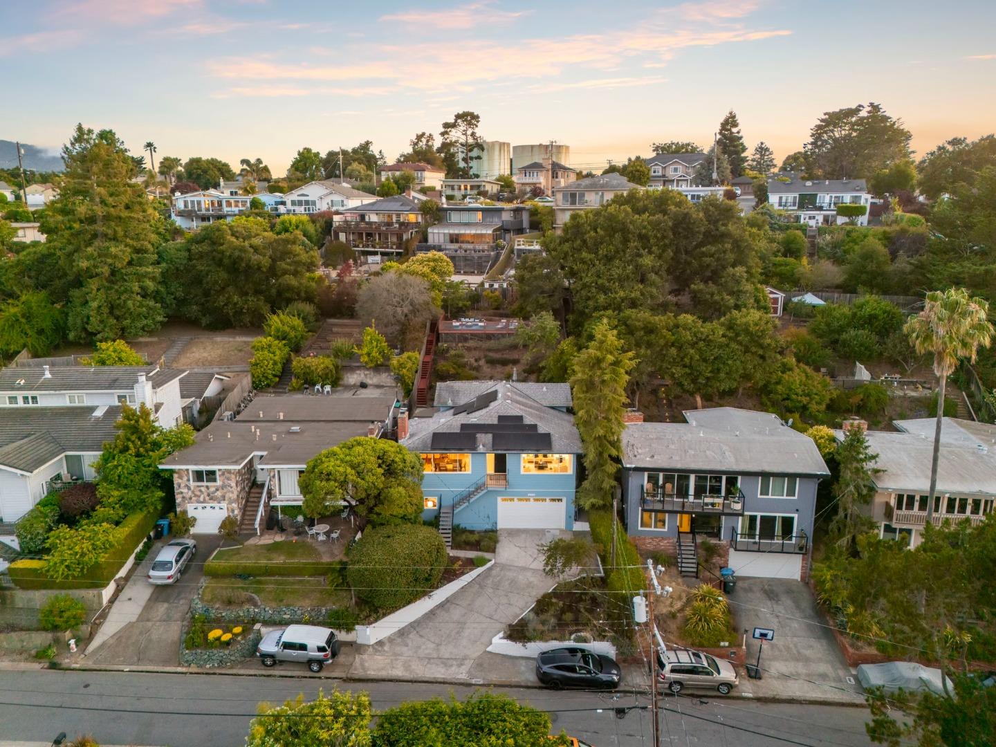Detail Gallery Image 120 of 147 For 2310 Wooster Ave, Belmont,  CA 94002 - 3 Beds | 2 Baths