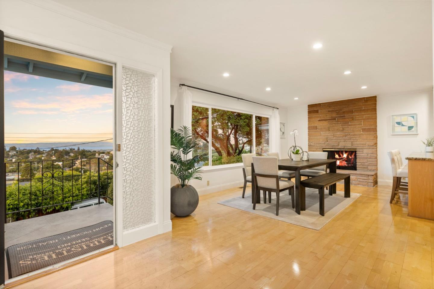 Detail Gallery Image 137 of 147 For 2310 Wooster Ave, Belmont,  CA 94002 - 3 Beds | 2 Baths