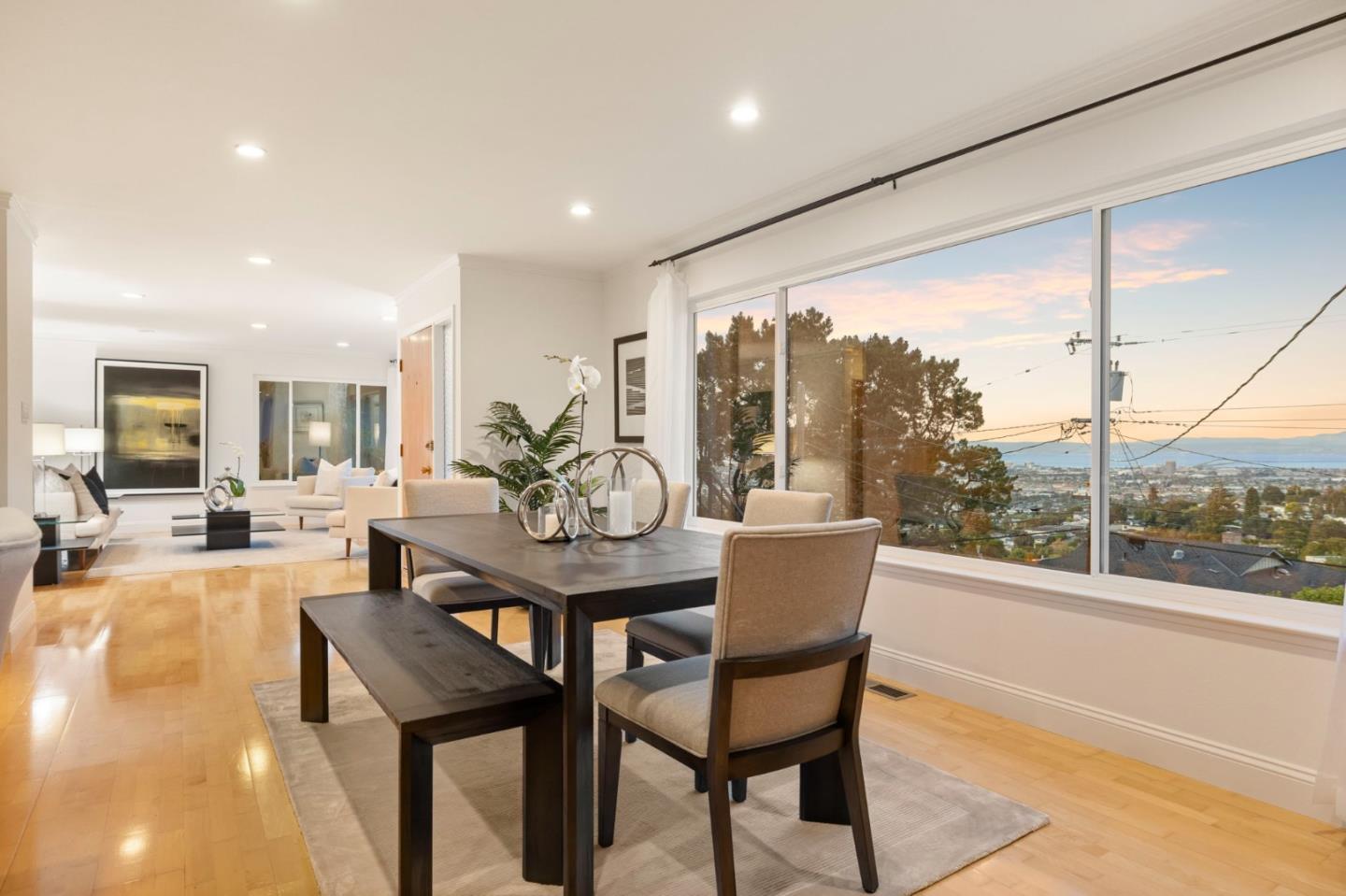 Detail Gallery Image 14 of 147 For 2310 Wooster Ave, Belmont,  CA 94002 - 3 Beds | 2 Baths