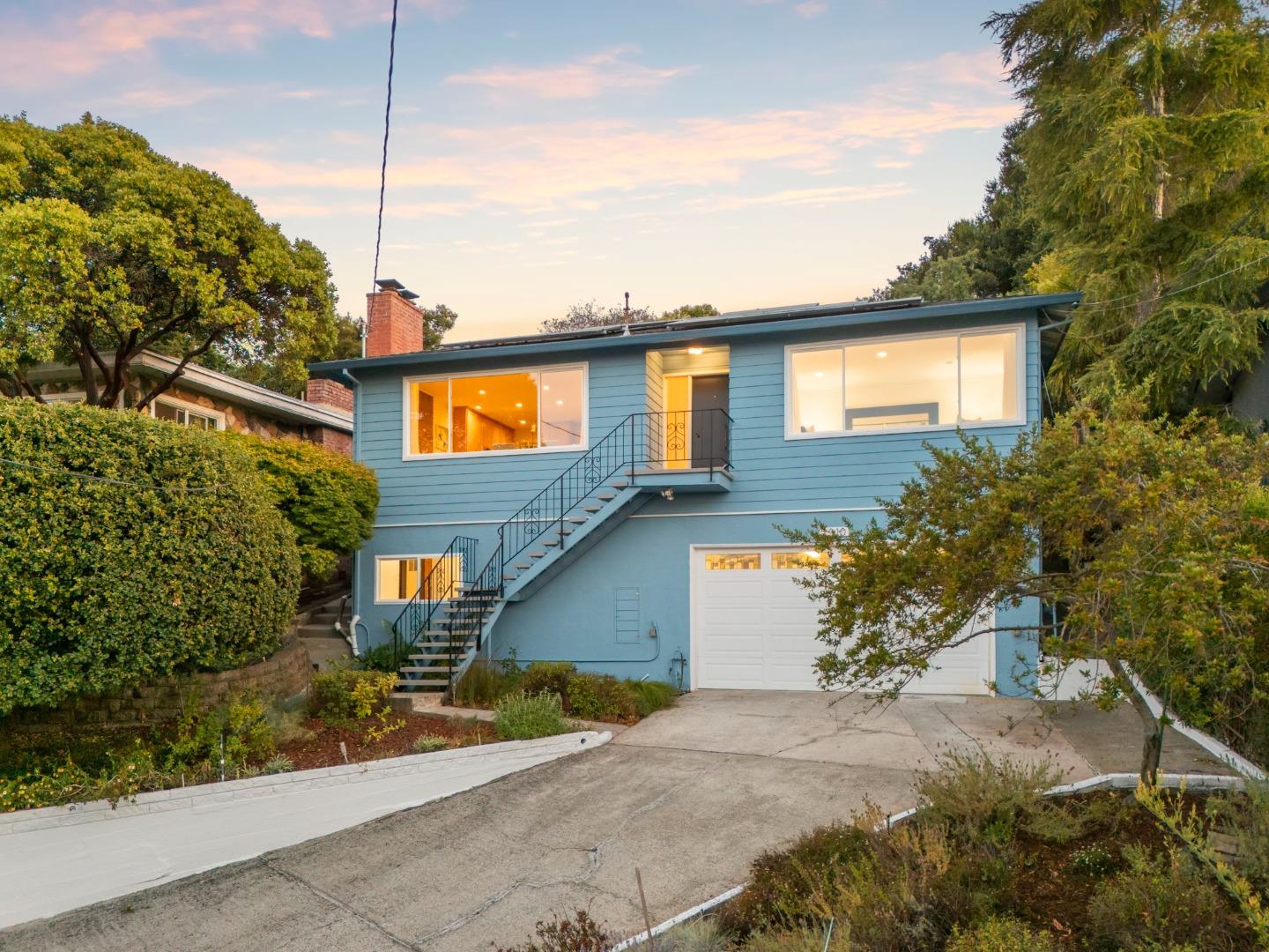Detail Gallery Image 2 of 147 For 2310 Wooster Ave, Belmont,  CA 94002 - 3 Beds | 2 Baths
