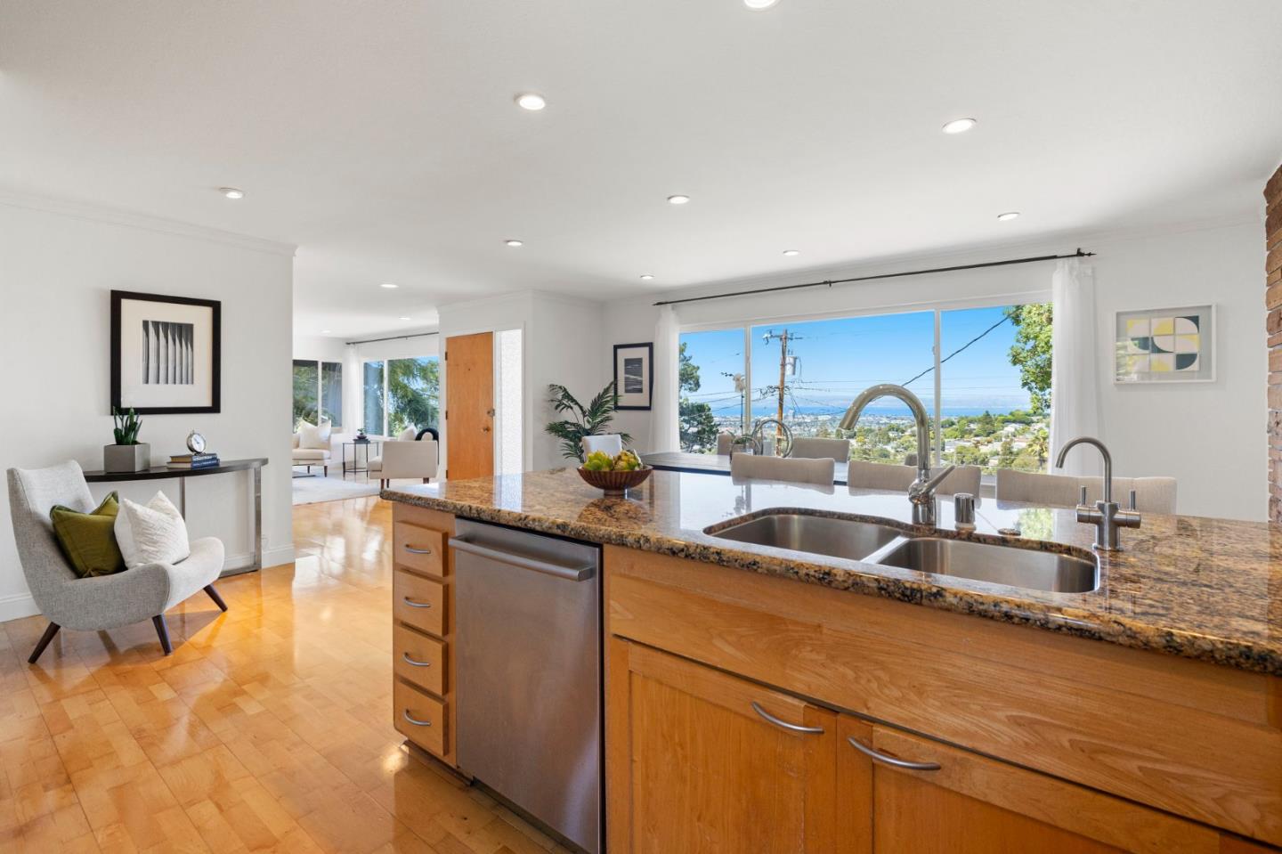 Detail Gallery Image 38 of 147 For 2310 Wooster Ave, Belmont,  CA 94002 - 3 Beds | 2 Baths
