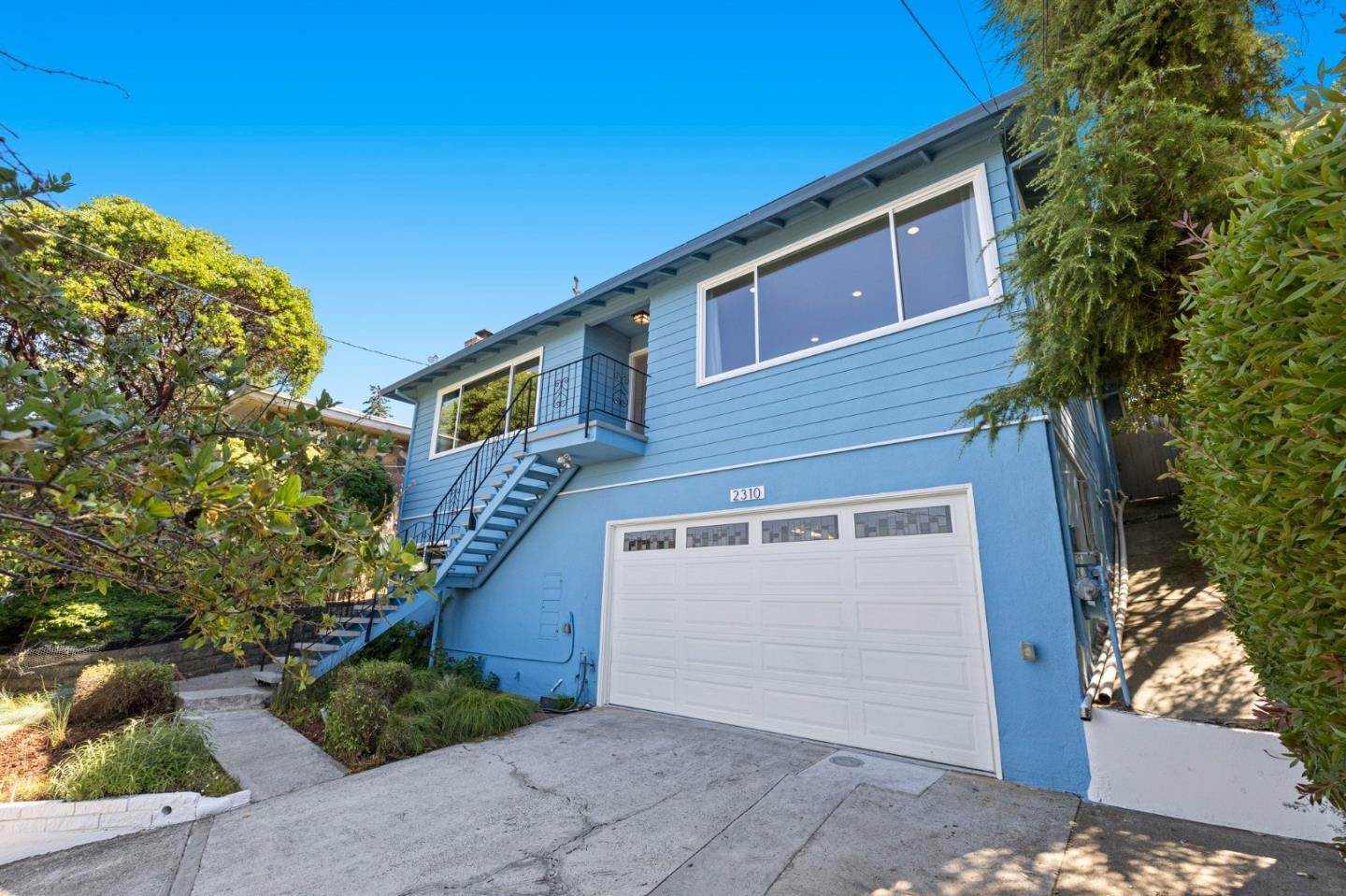 Detail Gallery Image 4 of 147 For 2310 Wooster Ave, Belmont,  CA 94002 - 3 Beds | 2 Baths